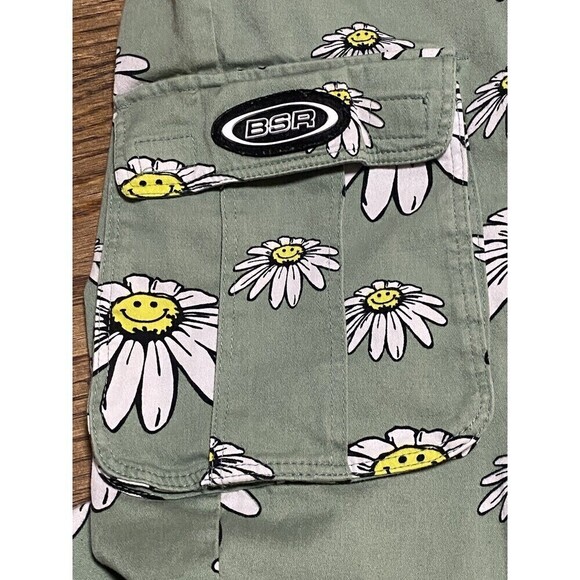 BSR by Samii Ryan Cargo Pants Size 9 Smiley Face Daisy Green Pants - Picture 10 of 13